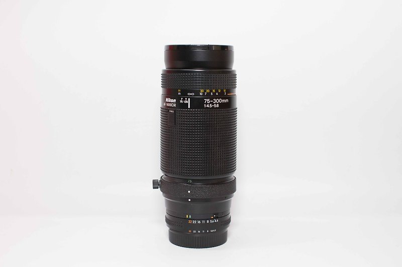 Nikon AF NIKKOR 75-300mm F4.5-5.6 #319811 - กล้อง - โลหะ สีดำ