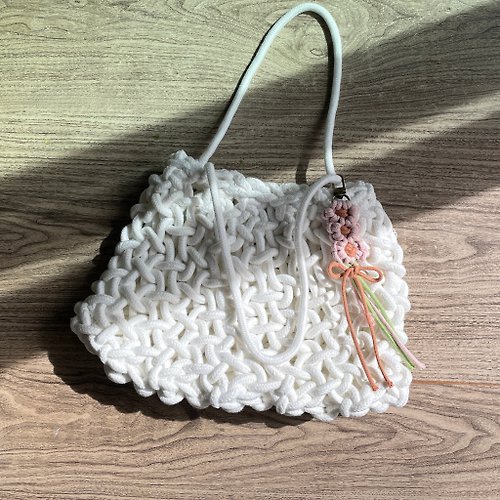 Macrame keychain kit【Macrame keychain kit】 - Shop CHRIS Art Studio  Knitting, Embroidery, Felted Wool & Sewing - Pinkoi