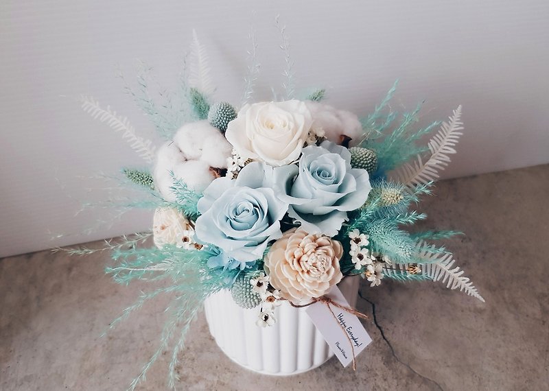 Dreamy blue without white porcelain pots │ universal congratulations flower │ home decoration │ - ช่อดอกไม้แห้ง - พืช/ดอกไม้ สีน้ำเงิน