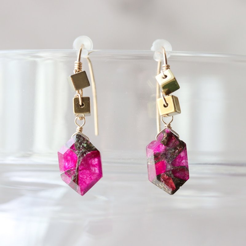 Hexagon cut ruby color copper and hematite hook design earrings - ต่างหู - เครื่องประดับพลอย หลากหลายสี