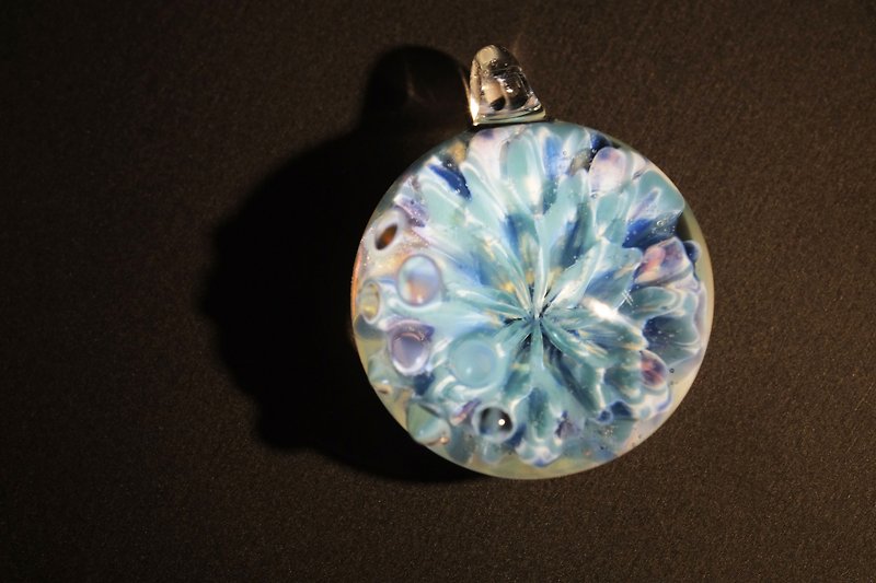 Water floral water glass pendant - สร้อยติดคอ - แก้ว สีน้ำเงิน