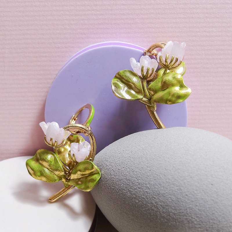 好一朵美麗的茉莉花 Jasmine earrings 茉莉花耳環 預購 - 耳環/耳夾 - 銅/黃銅 灰色