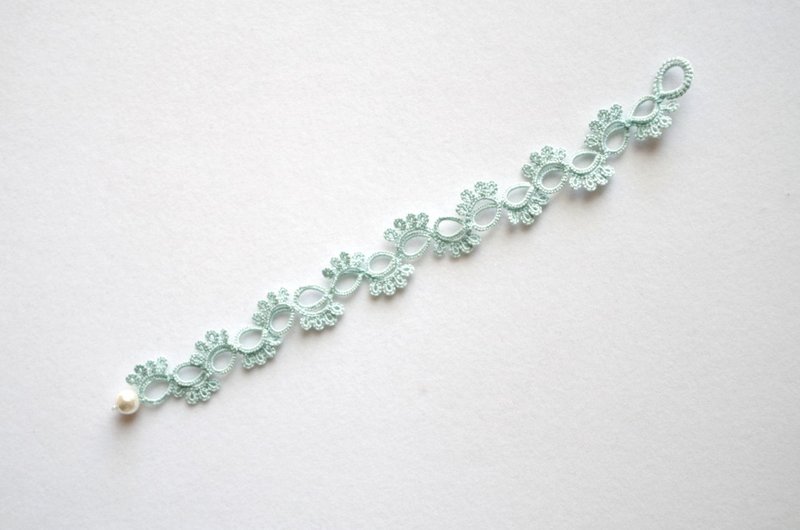 Tatting lace and cotton pearl bracelet・Forget-me-not - สร้อยข้อมือ - ผ้าฝ้าย/ผ้าลินิน สีน้ำเงิน