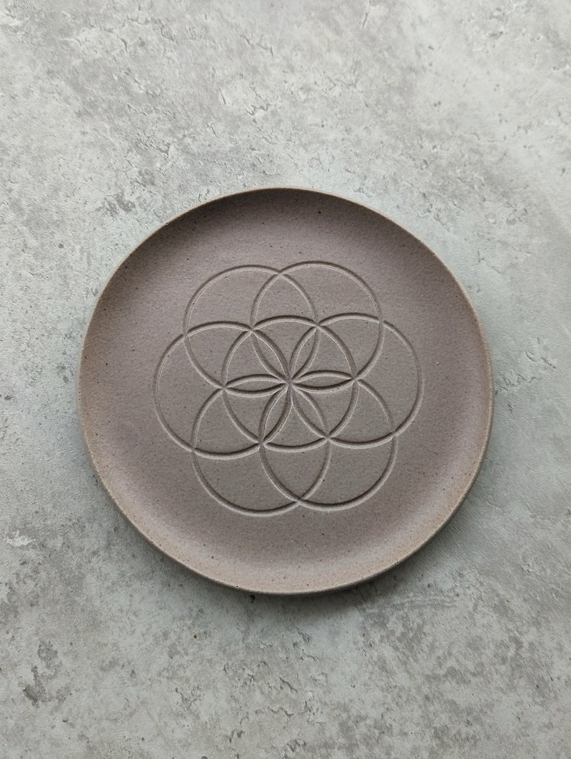Flower of life handmade pottery plate - จานและถาด - ดินเผา 