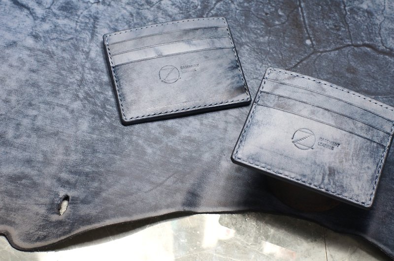 [Portable series] pure hand-stitched banknote card holder. Italian vegetable tanned leather association cloud leather - กระเป๋าสตางค์ - หนังแท้ สีน้ำเงิน