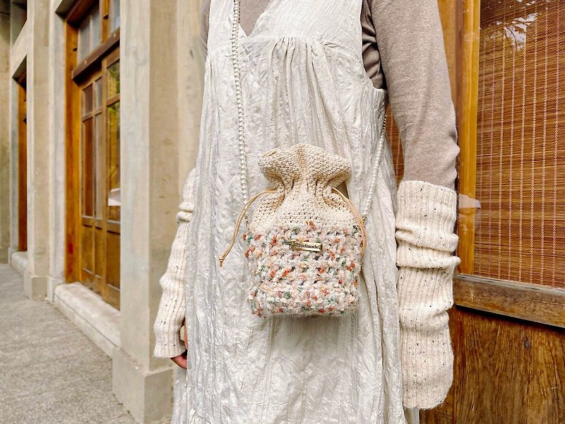 日本製ビッグバケツバッグ バニラミルク大カップ手織り編み込みバッグ - ショルダーバッグ - ウール ホワイト