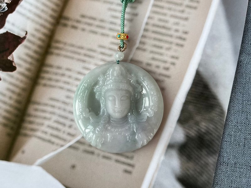 Emerald Guanyin Pendant - พวงกุญแจ - หยก สีเงิน