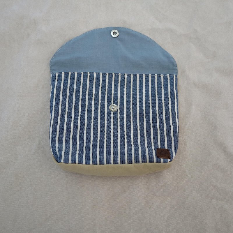 [Reassuring] carry small objects pack (retro blue and white stripes) - กระเป๋าเครื่องสำอาง - ผ้าฝ้าย/ผ้าลินิน สีกากี