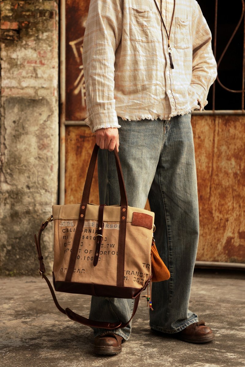 American vintage Italian vegetable tanned leather canvas tote bag - กระเป๋าถือ - หนังแท้ สีกากี