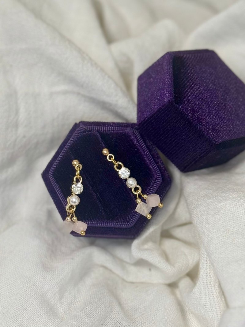 クリスタルシリーズ - エレガントなローズクォーツピアス - ピアス・イヤリング - クリスタル ピンク