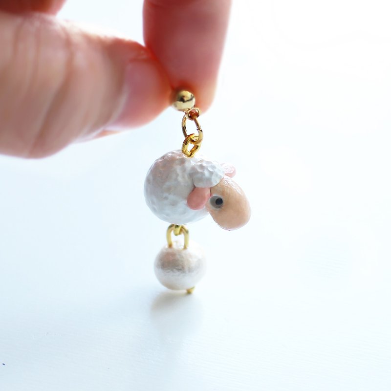 Sheep knot earrings - 18K gold-gliding earrings / clip on earrings