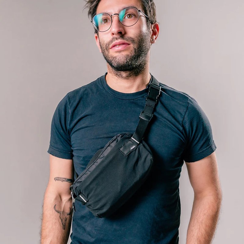 Matador ReFraction Packable Sling 2L lightweight waterproof portable folding waist bag - Messenger Bags & Sling Bags - Nylon Black