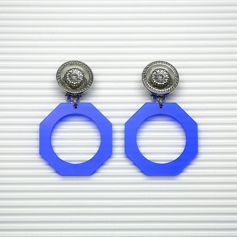 / Classical Floral + Navy Blue Octagon Geometric Earrings - Vintage Series no.01 / Ear clips - ต่างหู - อะคริลิค สีน้ำเงิน