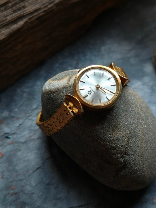 オメガアンティークウォッチ手巻き 14k ゴールド 希少なオメガ ゴールド アンティーク 機械式手巻き時計 - ショップ