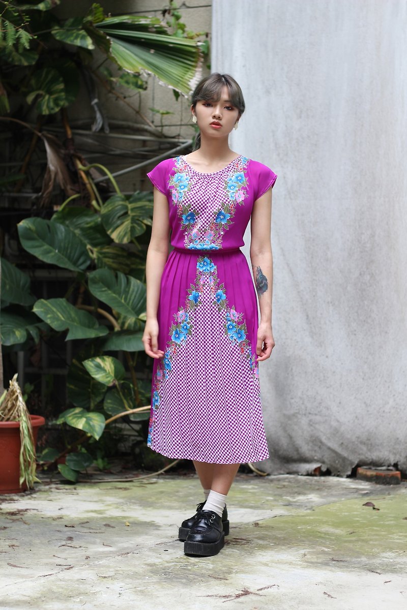Bright purple checkered floral half sleeve vintage dress - ชุดเดรส - เส้นใยสังเคราะห์ สีม่วง