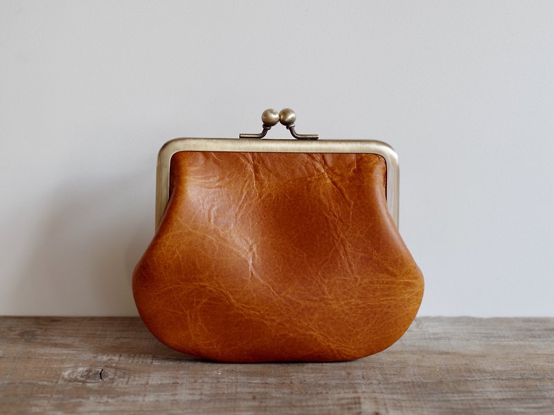 Square shaped leather bag Camel Brown - กระเป๋าสตางค์ - หนังแท้ สีนำ้ตาล