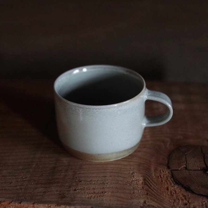 Iron-Spotted, Wood-Fired Small Ceramic Cup - 69cc Lightweight Feel - แก้วมัค/แก้วกาแฟ - ดินเผา สีเทา