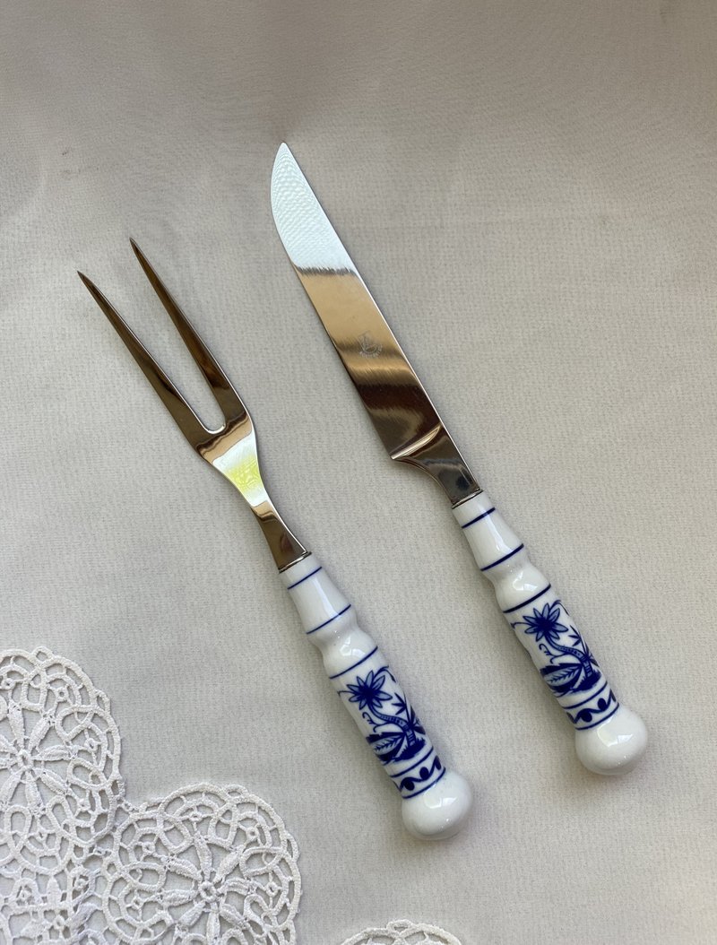 [Good Day Fetish] German DDR Onion Pattern Ceramic Handle Stainless Steel Big Meat Knife Meat Fork Tableware Series - ช้อนส้อม - สแตนเลส ขาว