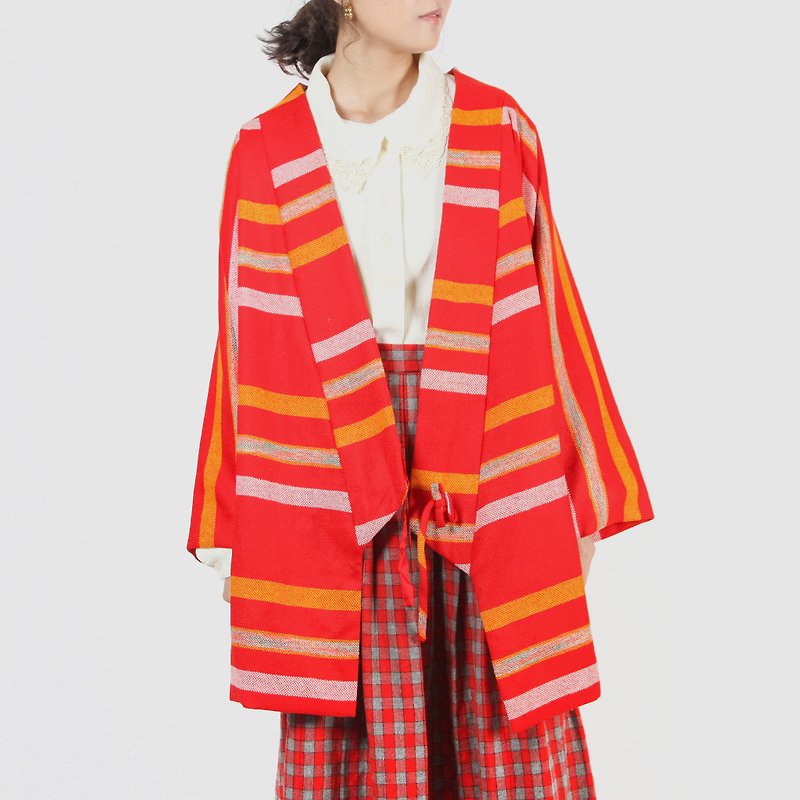 [Egg plant ancient] Xuyang New Year wool material vintage kimono feather weaving - Women's Casual & Functional Jackets - Wool Red