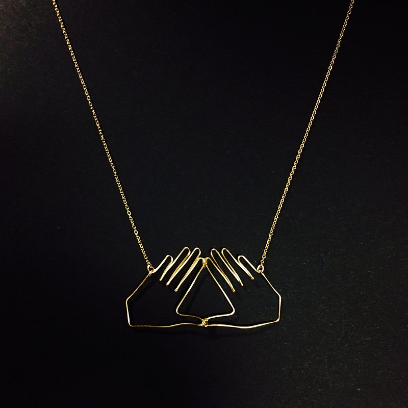Wire necklace / triangle - สร้อยคอ - วัสดุอื่นๆ หลากหลายสี