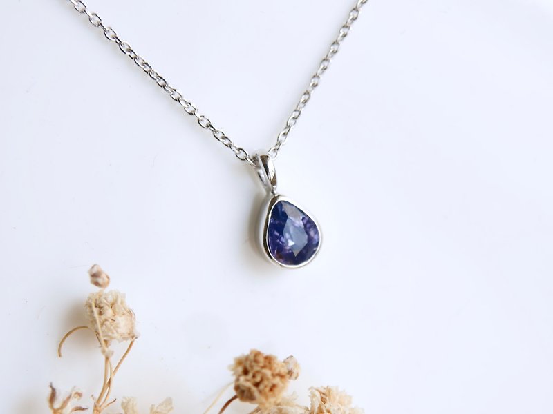 Natural untreated blue purple water drop corundum necklace - สร้อยคอ - เครื่องเพชรพลอย สีน้ำเงิน