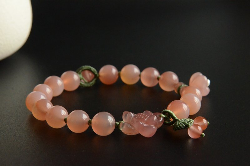 [Lian Yi] Natural crimson peach agate lotus bracelet - Bracelets - Gemstone 