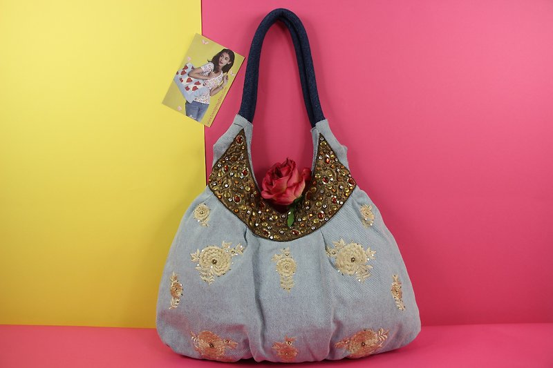Golden Moments Denim Embroidery Shoulder Bag - กระเป๋าแมสเซนเจอร์ - ผ้าฝ้าย/ผ้าลินิน 