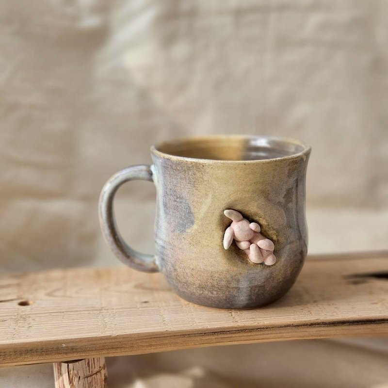 睡眠小兔子 窩窩杯 手作陶瓷馬克杯 - 咖啡杯/馬克杯 - 陶 藍色