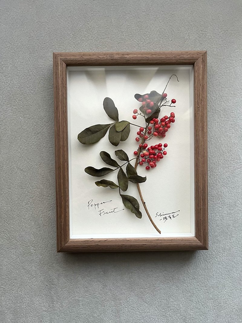 Natural dried flower frame∣ Pepper fruit - Items for Display - Plants & Flowers Red