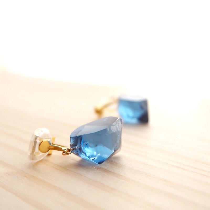 鉱石の断面 ブルー - 耳環/耳夾 - 樹脂 藍色