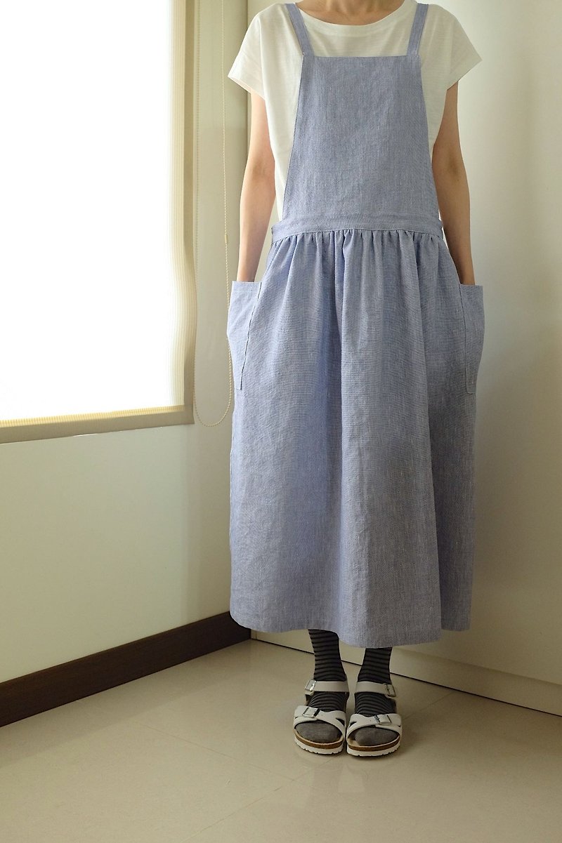 Everyday hand-made clothes live in the heart of a little girl blue and white woven wire bandage apron hemp cotton - One Piece Dresses - Cotton & Hemp Blue