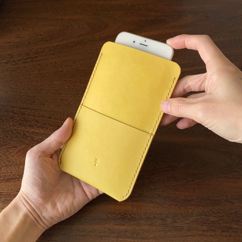 黃柏染皮革丨適用所有型號的智慧型手機殼【Spotすぽっと】iPhone17 Pixel10 - 手機殼/手機套 - 真皮 黃色