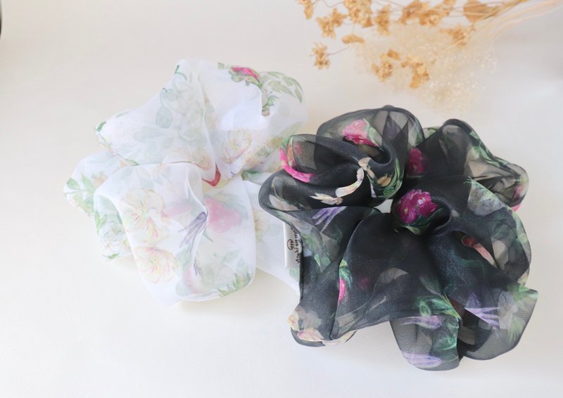 Botanical art scrunchie set Asahi art style original textile big scrunchie - Hair Accessories - Rubber Multicolor