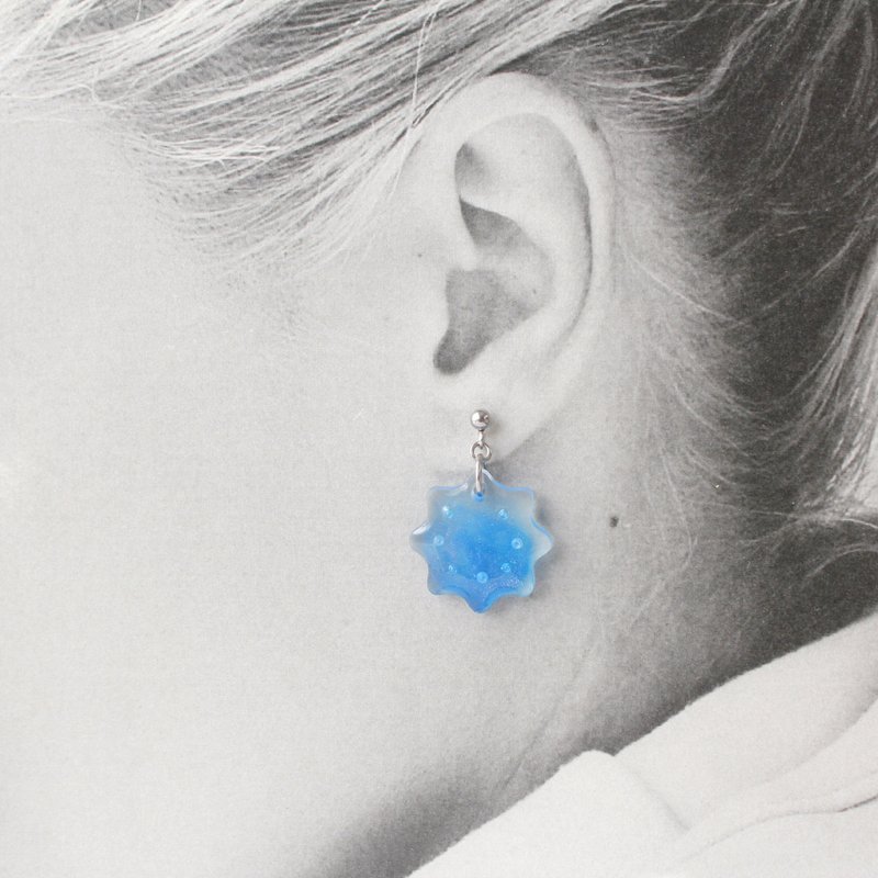 Watercolor Floral, Azure Gleam, Dangling earring, Solo Purchase Allowed - ต่างหู - เรซิน สีน้ำเงิน