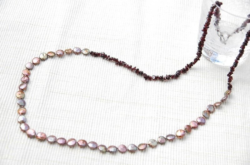 Coin pearl long necklace - สร้อยคอยาว - เครื่องเพชรพลอย สีนำ้ตาล