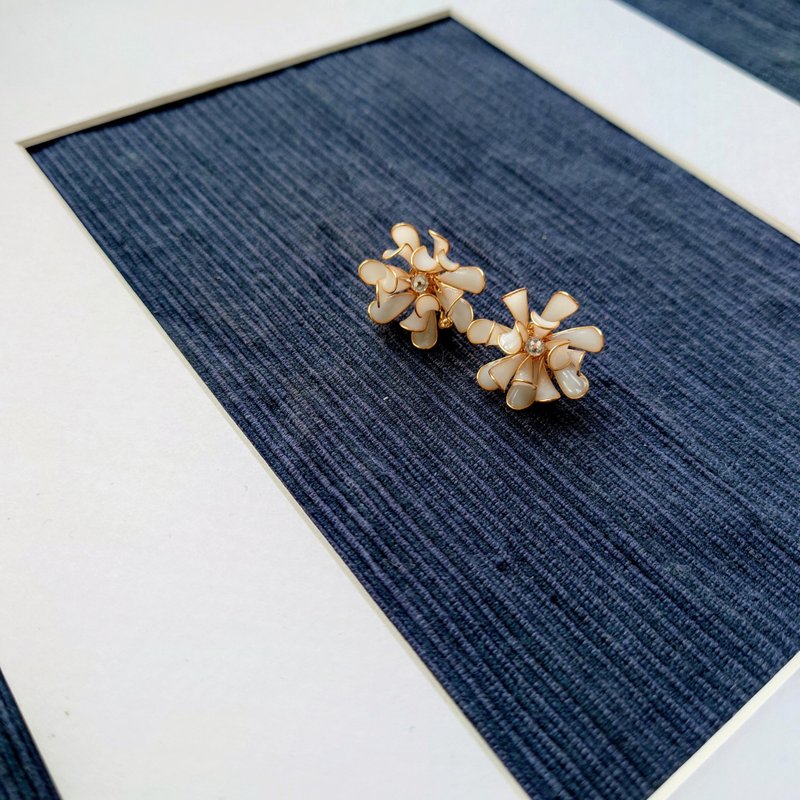 simple earrings - Earrings & Clip-ons - Resin 