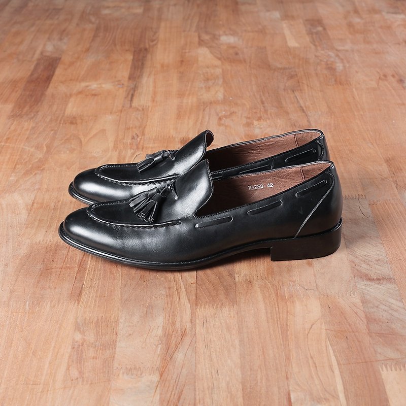 Vanger Classic Gentleman Tassel Loafers-Va258 Black - รองเท้าลำลองผู้ชาย - หนังแท้ สีดำ