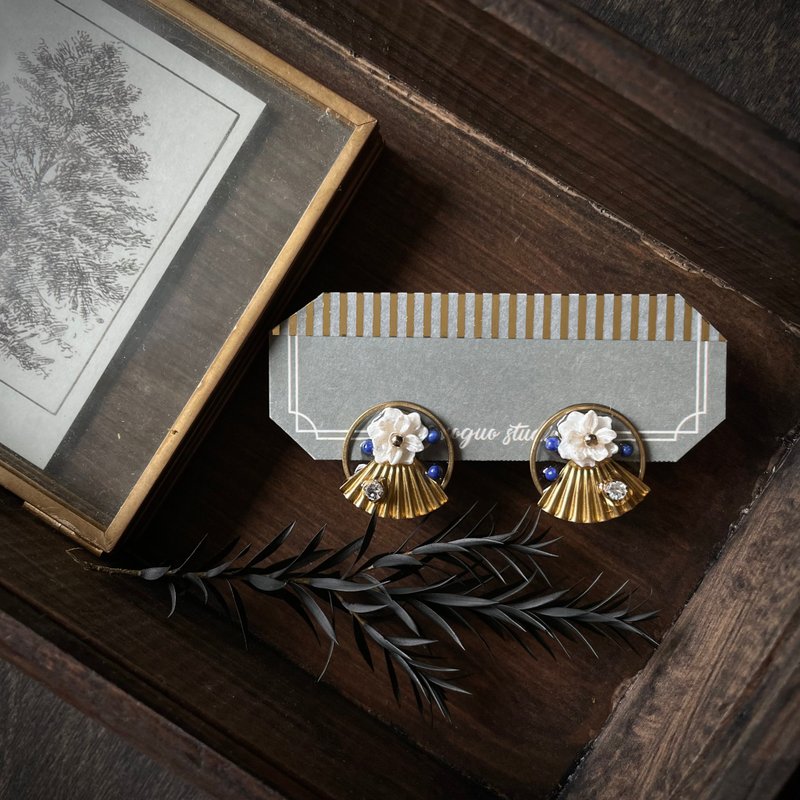 小白花扇形耳環 - 耳環/耳夾/耳骨夾 - 銅/黃銅 藍色