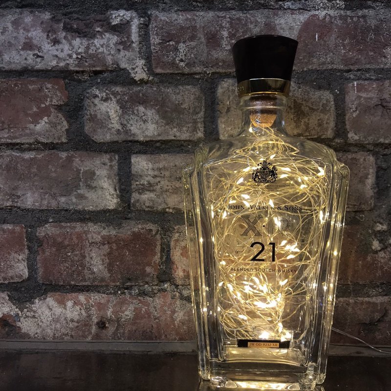 Johnny Walker XR21 year old whiskey bottle light with starry sky - โคมไฟ - แก้ว 