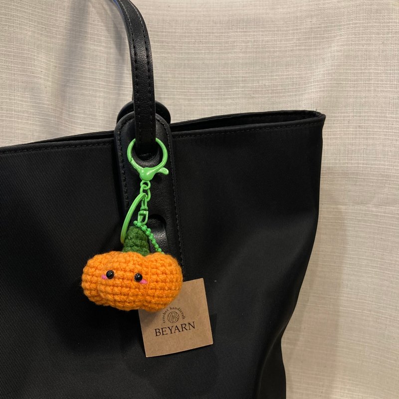 pumpkin crochet keychain - 鑰匙圈/鑰匙包 - 棉．麻 橘色