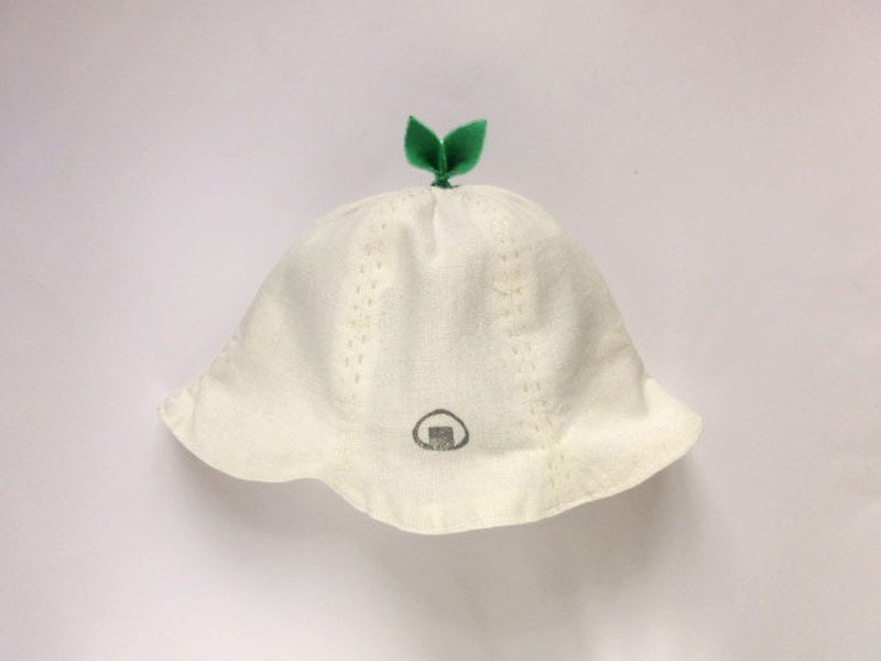 Grow Up! Leaf Hat for Baby & Toddler / Onigiri on Linen - ผ้ากันเปื้อน - ผ้าฝ้าย/ผ้าลินิน ขาว
