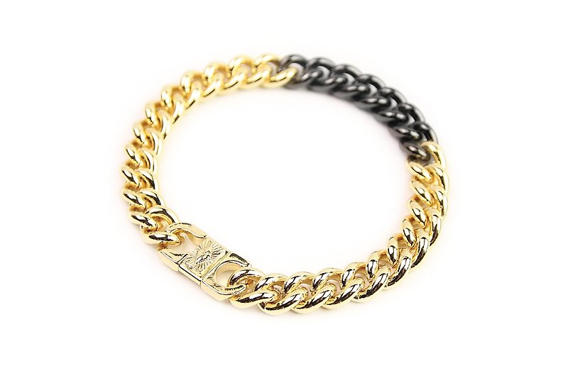 "M" Tag Metal Bracelet Radiation M square brand two-tone metal bracelet (gold and silver) - สร้อยข้อมือ - โลหะ 