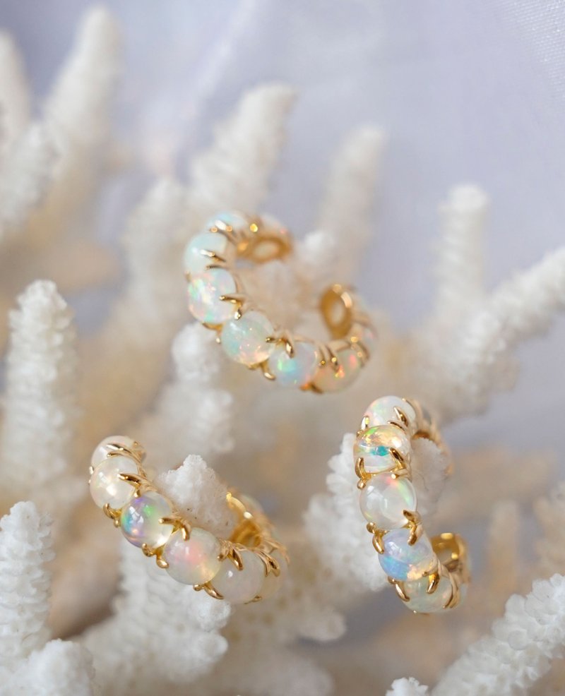 K18 Opal eternity earcuff - 耳環/耳夾/耳骨夾 - 其他金屬 白色
