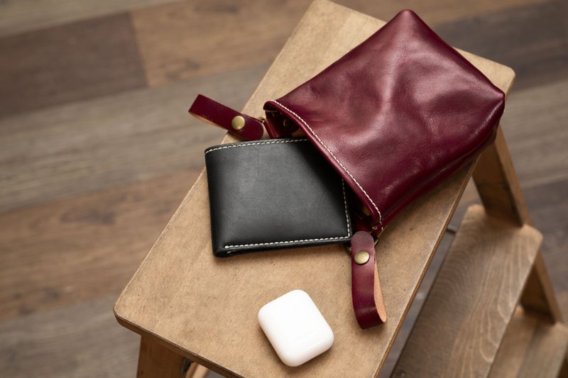 Leather Bolt Bag | D.I.Y stitching pack - อื่นๆ - หนังแท้ สีแดง