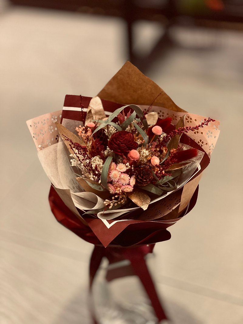 Retro-style dry bouquet texture Sola flower | Best choice for birthday and Valentine&#39;s Day | Taipei can pick it up
