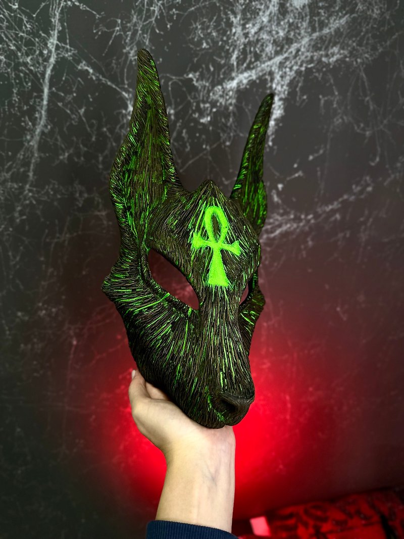 Anubis mask UV Glow wearable. Egyptian god mask for Halloween - 口罩/口罩收納套 - 樹脂 綠色