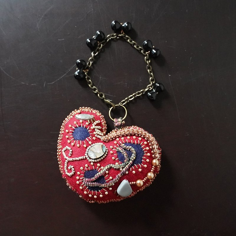 heart shaped bag charm,  beaded bag charm, bag charm ,gift for her, red heart, f - พวงกุญแจ - ขนแกะ สีแดง