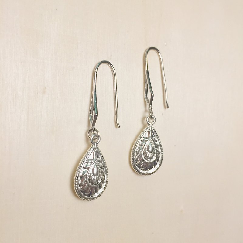 Vintage Silver Water Drop Totem Earrings - ต่างหู - ทองแดงทองเหลือง สีเงิน