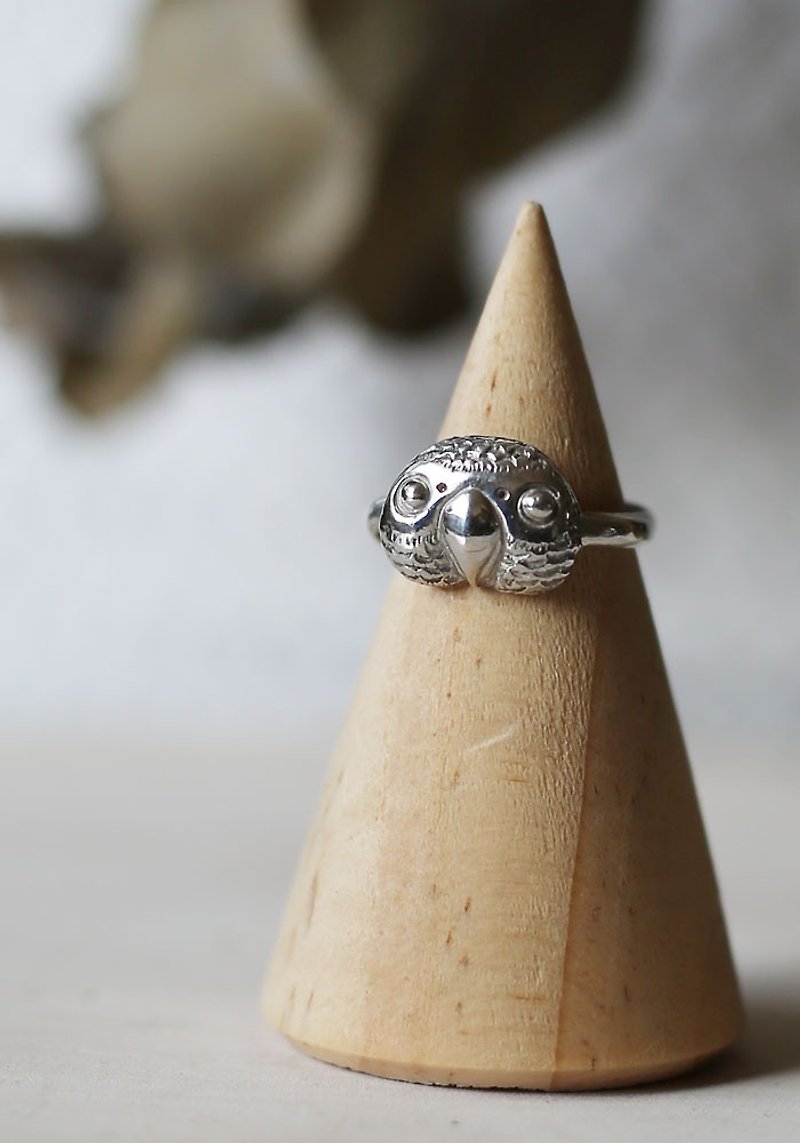 PETITE FILLE Handmade Jewelry African Grey Parrot Sterling Silver Ring - แหวนทั่วไป - โลหะ สีเงิน