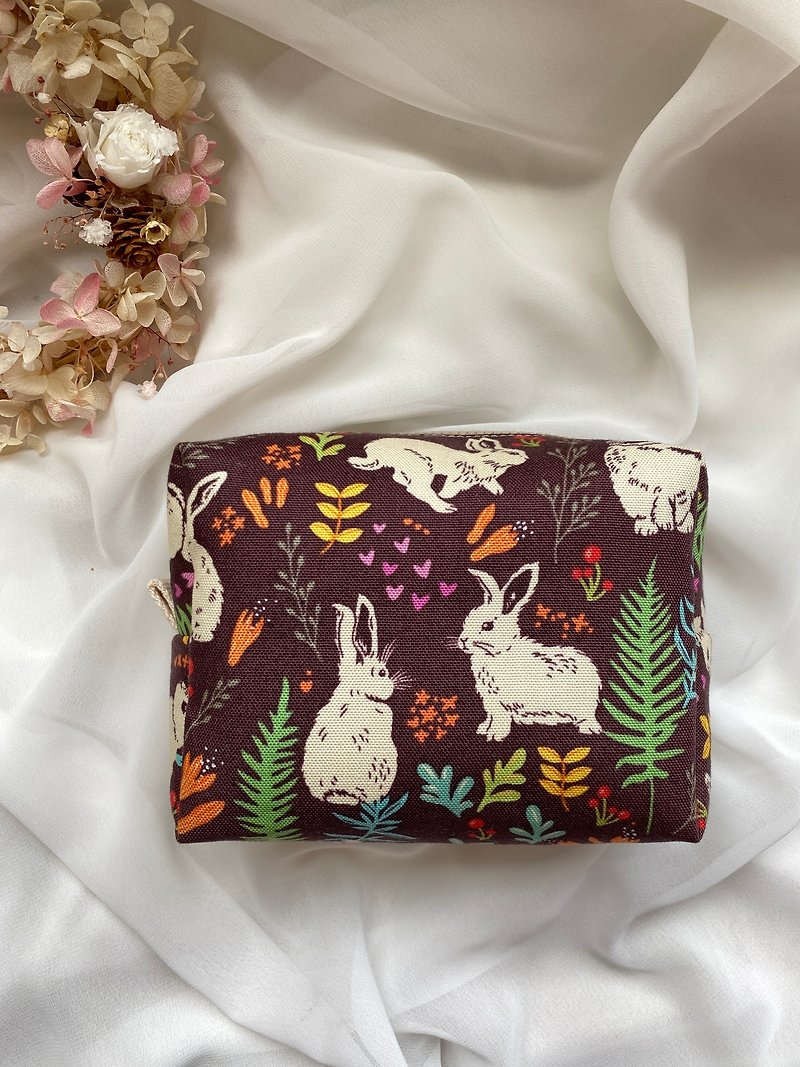 【好日手作】日系花草風格兔兔手作筆袋化妝包收納包 禮物墨紫 - 鉛筆盒/筆袋 - 棉．麻 紫色